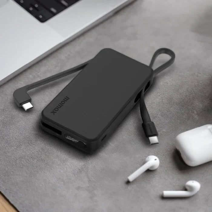 ESR HaloLock 6,000mAh / 10,000mAh Kickstand Wireless Power Bank
